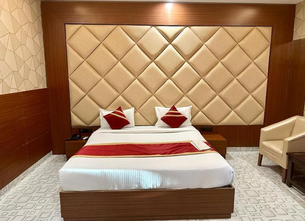 Royal Heritage Hotel & Resort Ayodhya Εξωτερικό φωτογραφία