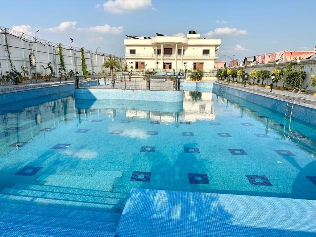 Royal Heritage Hotel & Resort Ayodhya Εξωτερικό φωτογραφία