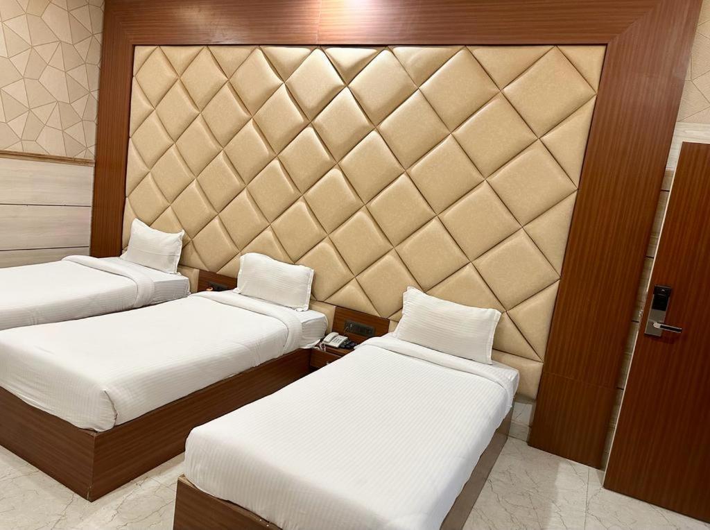 Royal Heritage Hotel & Resort Ayodhya Εξωτερικό φωτογραφία